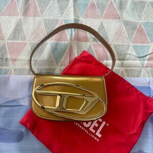 Diesel Gold 1DR Iconic Shoulder Bag in Mirrored Leather